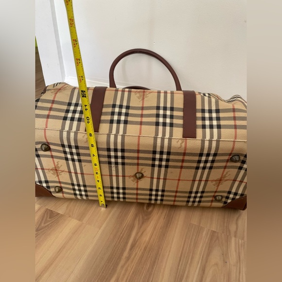 BURBERRY vintage 
BROWN HAYMARKET CHECK COATED CANVAS DUFFLE BAG - Picture 16 of 16